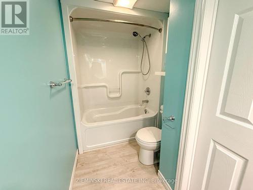 364 Spruce Street N, Timmins (Tne - Hill District), ON - Indoor Photo Showing Bathroom