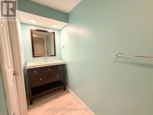 364 Spruce Street N, Timmins (Tne - Hill District), ON - Indoor Photo Showing Bathroom