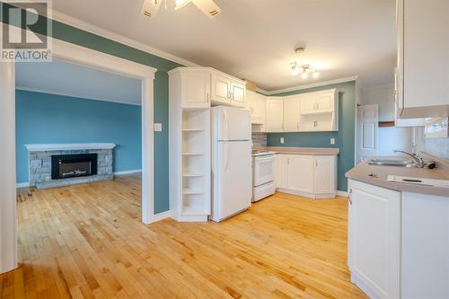 39 Bannister Street, Mount Pearl, NL - Indoor Photo Showing Kitchen With Double Sink