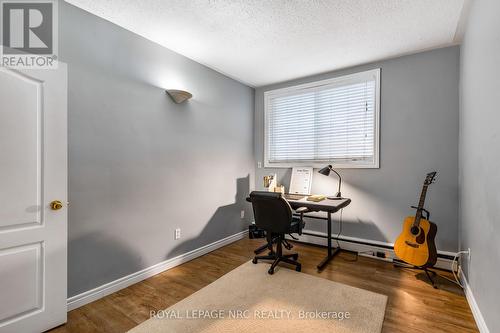 7 - 454 Carlton Street, St. Catharines (445 - Facer), ON - Indoor Photo Showing Office