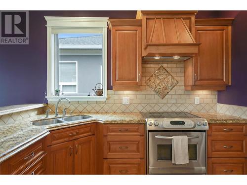 659 Arbor View Drive, Kelowna, BC - Indoor Photo Showing Kitchen With Double Sink