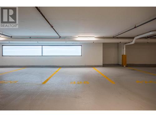 1488 Bertram Street Unit# 605, Kelowna, BC - Indoor Photo Showing Garage