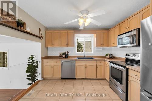 32 Sherwood Street, Orangeville, ON - Indoor Photo Showing Kitchen