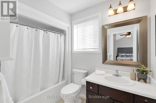 32 Sherwood Street, Orangeville, ON - Indoor Photo Showing Bathroom