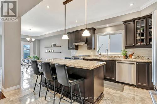 920 Stone Church Road E, Hamilton, ON - Indoor Photo Showing Kitchen With Upgraded Kitchen