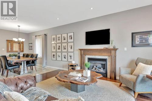 920 Stone Church Road E, Hamilton, ON - Indoor Photo Showing Living Room With Fireplace