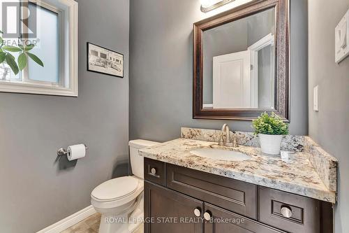 920 Stone Church Road E, Hamilton, ON - Indoor Photo Showing Bathroom