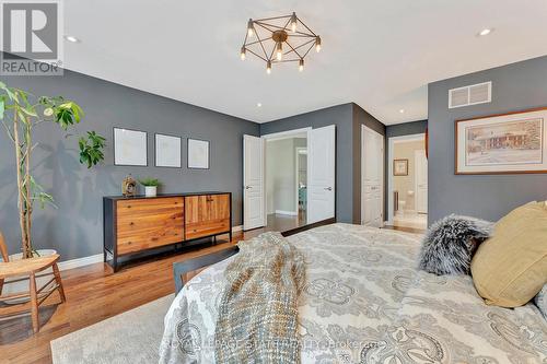 920 Stone Church Road E, Hamilton, ON - Indoor Photo Showing Bedroom