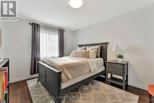 920 Stone Church Road E, Hamilton, ON - Indoor Photo Showing Bedroom