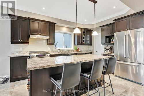 920 Stone Church Road E, Hamilton, ON - Indoor Photo Showing Kitchen With Upgraded Kitchen