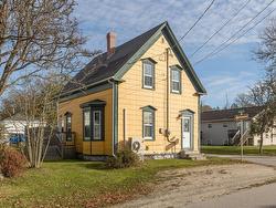 24 Albert Street  Yarmouth, NS B5A 2M9