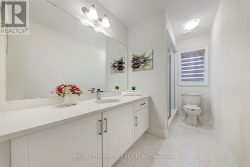 132 Carriage Shop Bend, East Gwillimbury, ON - Indoor Photo Showing Bathroom