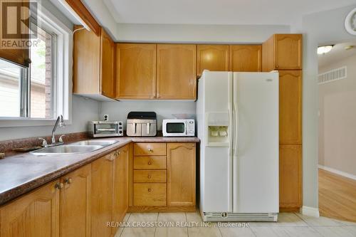 22 Nicholson Drive, Barrie, ON - Indoor Photo Showing Kitchen With Double Sink