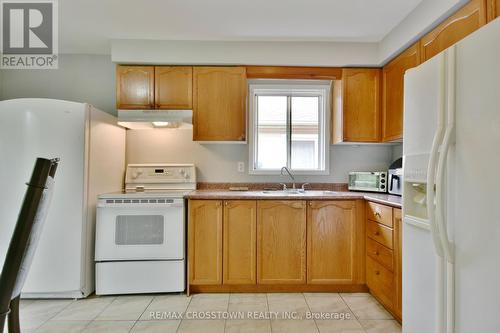 22 Nicholson Drive, Barrie, ON - Indoor Photo Showing Kitchen With Double Sink