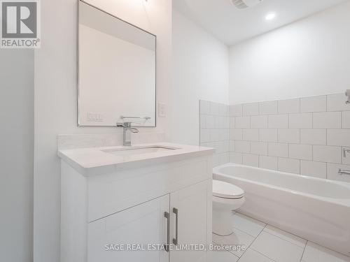 106 - 1183 Dufferin Street, Toronto, ON - Indoor Photo Showing Bathroom