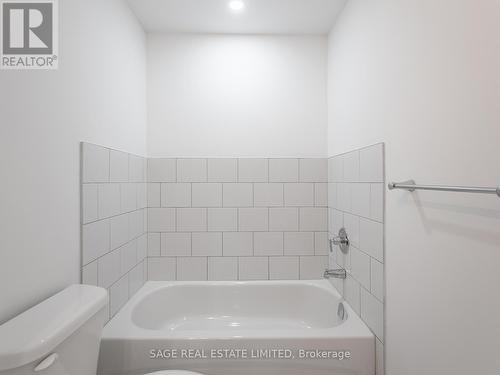 106 - 1183 Dufferin Street, Toronto, ON - Indoor Photo Showing Bathroom