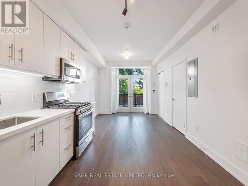 106 - 1183 Dufferin Street, Toronto, ON - Indoor Photo Showing Kitchen