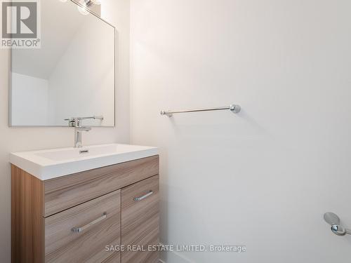 106 - 1183 Dufferin Street, Toronto, ON - Indoor Photo Showing Bathroom