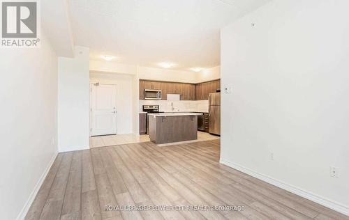 313 - 640 Sauve Street, Milton, ON - Indoor Photo Showing Kitchen