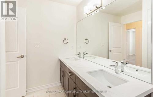 313 - 640 Sauve Street, Milton, ON - Indoor Photo Showing Bathroom