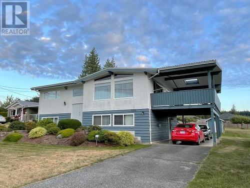 7342 Field Street, Powell River, BC - Outdoor