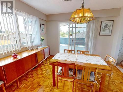 7342 Field Street, Powell River, BC - Indoor Photo Showing Dining Room