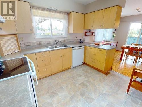 7342 Field Street, Powell River, BC - Indoor Photo Showing Kitchen With Double Sink