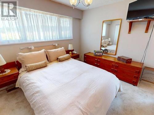 7342 Field Street, Powell River, BC - Indoor Photo Showing Bedroom