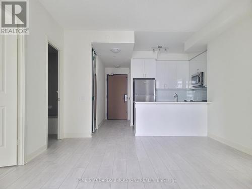 720 - 4955 Yonge Street, Toronto, ON - Indoor Photo Showing Kitchen