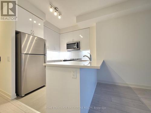 720 - 4955 Yonge Street, Toronto, ON - Indoor Photo Showing Kitchen