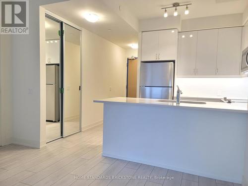 720 - 4955 Yonge Street, Toronto, ON - Indoor Photo Showing Kitchen