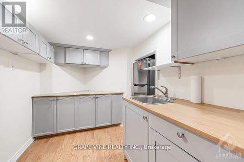 109 Shirley'S Brook Drive, Ottawa, ON - Indoor Photo Showing Kitchen