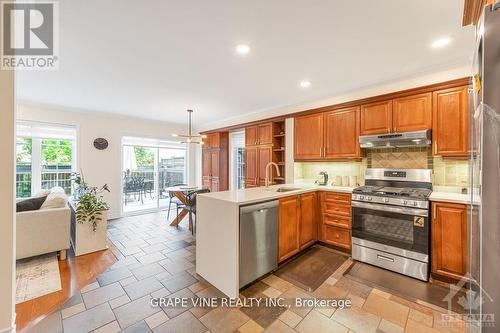 109 Shirley'S Brook Drive, Ottawa, ON - Indoor Photo Showing Kitchen