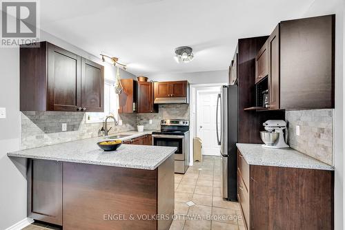 8301 Albert Bouwers Circle, Ottawa, ON - Indoor Photo Showing Kitchen