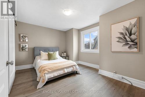 293 Holmwood Avenue, Ottawa, ON - Indoor Photo Showing Bedroom