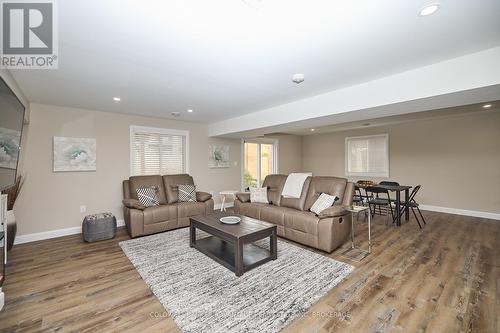 76 Bergenstein Crescent, Pelham (662 - Fonthill), ON - Indoor Photo Showing Living Room