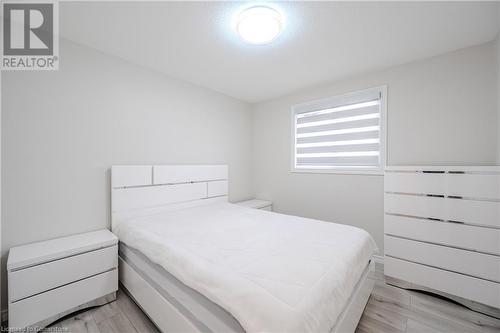 201 Erinbrook Drive, Kitchener, ON - Indoor Photo Showing Bedroom