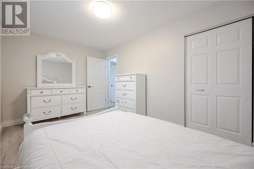 201 Erinbrook Drive, Kitchener, ON - Indoor Photo Showing Bedroom