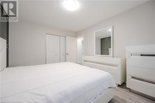 201 Erinbrook Drive, Kitchener, ON - Indoor Photo Showing Bedroom