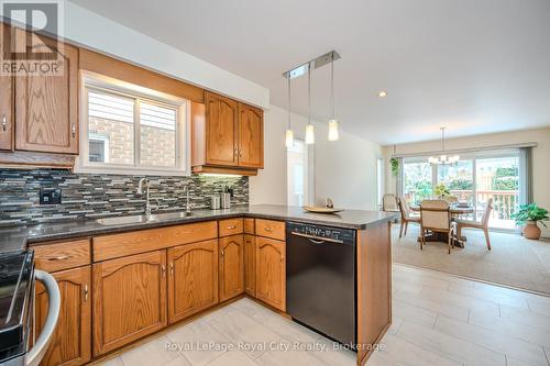 6 White Pine Way, Guelph (Village), ON - Indoor Photo Showing Kitchen With Double Sink