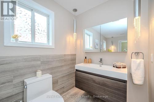 6 White Pine Way, Guelph (Village), ON - Indoor Photo Showing Bathroom