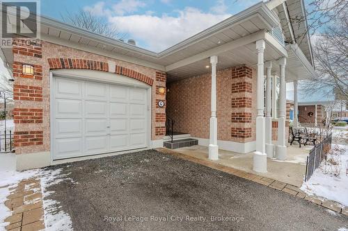 6 White Pine Way, Guelph (Village), ON - Outdoor