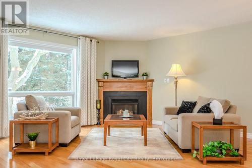 6 White Pine Way, Guelph (Village), ON - Indoor Photo Showing Living Room With Fireplace