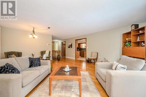 6 White Pine Way, Guelph (Village), ON - Indoor Photo Showing Living Room