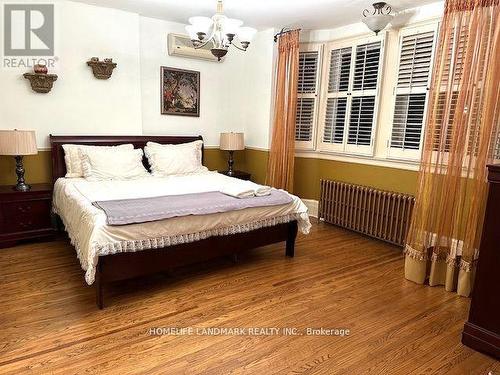 147 Madison Avenue, Toronto, ON - Indoor Photo Showing Bedroom