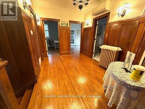 147 Madison Avenue, Toronto, ON - Indoor Photo Showing Other Room