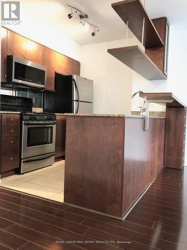 3802 - 35 Mariner Terrace, Toronto, ON - Indoor Photo Showing Kitchen