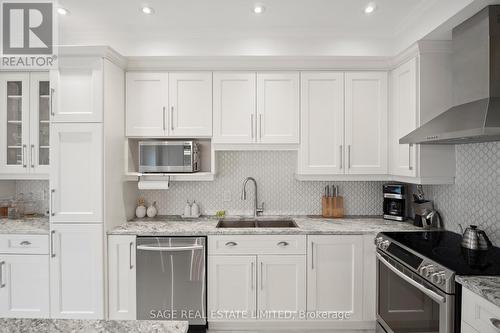 57 Market Garden Mews, Toronto, ON - Indoor Photo Showing Kitchen