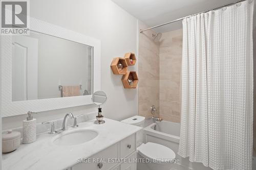 57 Market Garden Mews, Toronto, ON - Indoor Photo Showing Bathroom