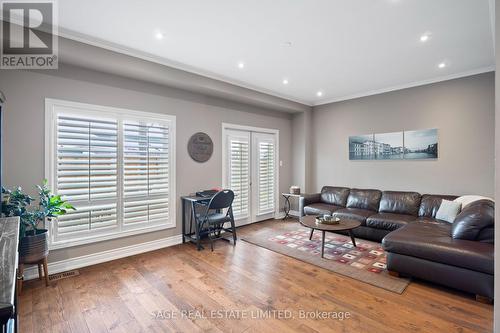 57 Market Garden Mews, Toronto, ON - Indoor Photo Showing Living Room